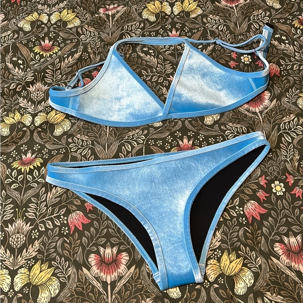 HOAKA Swimwear Velvet Bikini Set | Cielo Blue